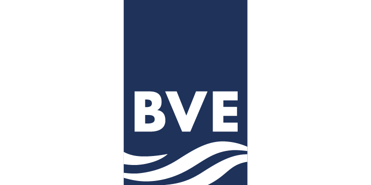 Logo des Bauvereins der Elbgemeinden mit Wellenmotiv und weißem BVE-Schriftzug auf dunkelblauem Hintergrund.